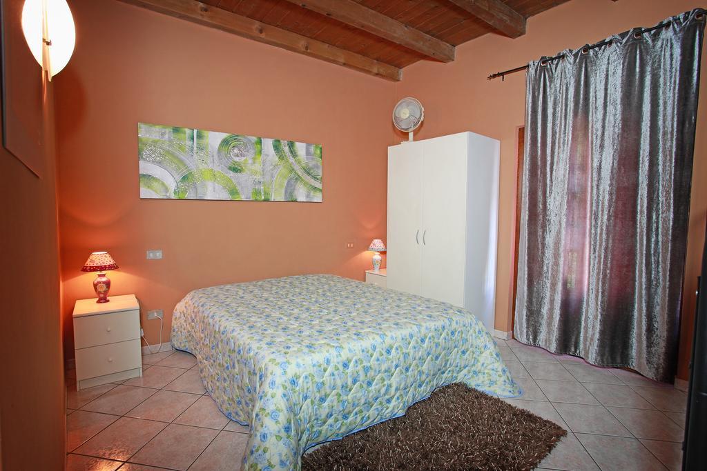 Vila Agriturismo Licensi Del Bresa Monzambano Pokoj fotografie